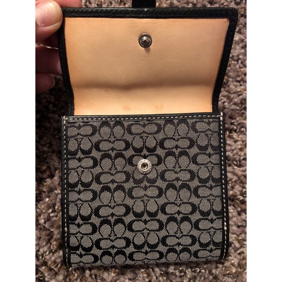 Coach Wallet Billfold w/ Bonus Mini Tags! - Picture 4 of 8